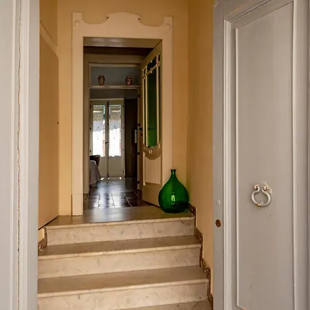 Casa Dei Giurati ベッド・アンド・ブレックファスト パラッツォーロ・アクレイデ