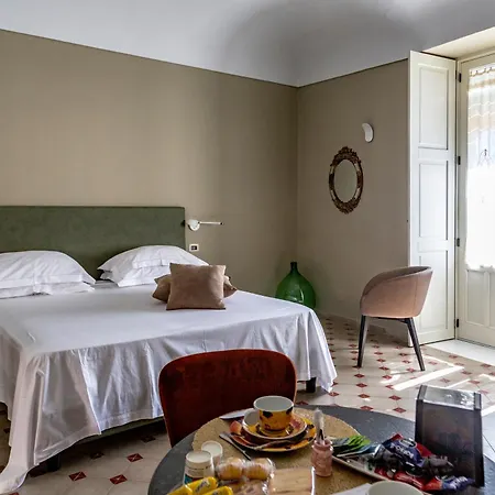 Casa Dei Giurati ベッド・アンド・ブレックファスト パラッツォーロ・アクレイデ