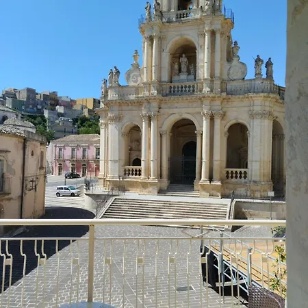 Casa Dei Giurati Bed and breakfast 4*